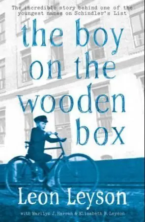 Boy on the Wooden Box | 0:e upplagan Fri frakt