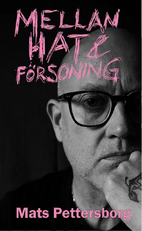 Mellan hat och försoning : texter från ett punkband och lite till | 1:a upplagan Lägg i varukorgen